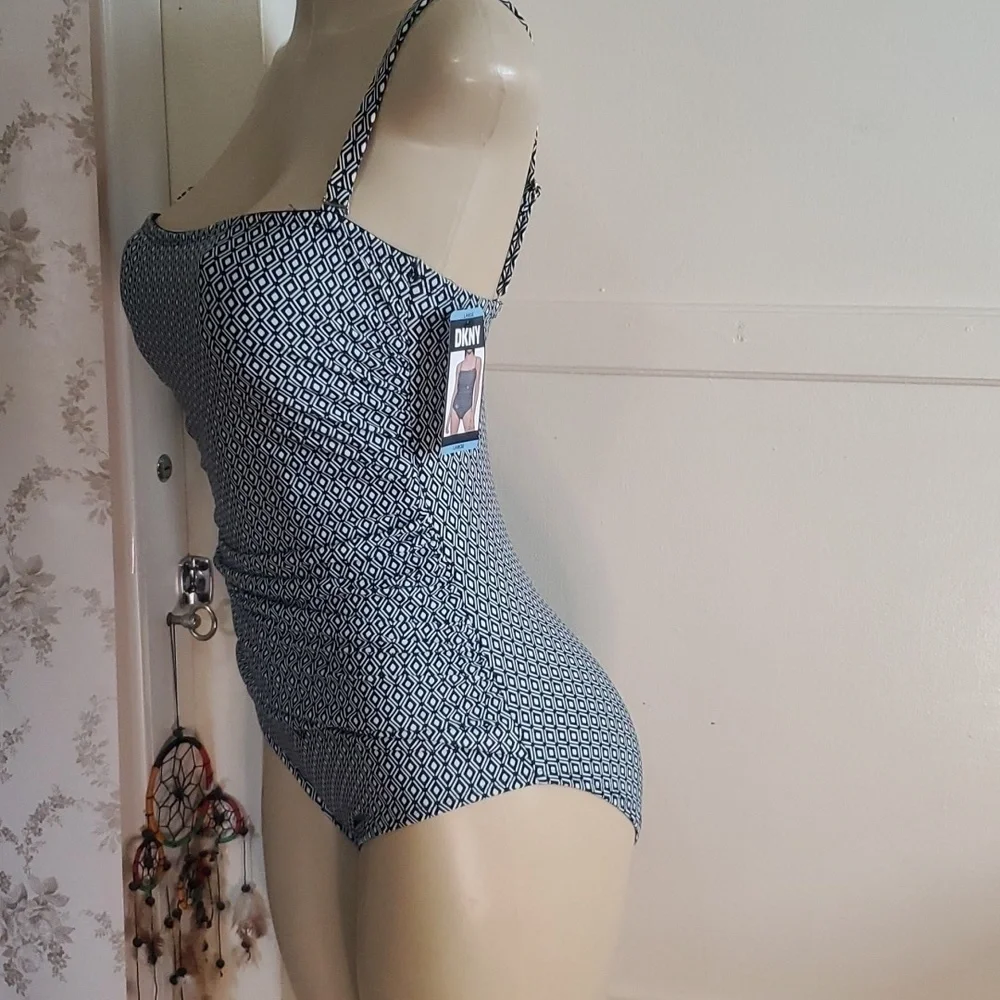 NWT DKNY Black and White swim 4-Way Stretch Fabric Size L - Picture 4 of 9